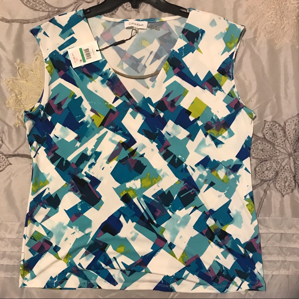 ⭐️SOLD⭐️🆕 Calvin Klein Top with jewelry